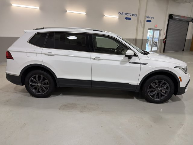 Certified 2024 Volkswagen Tiguan SE AWD/4WD image 10