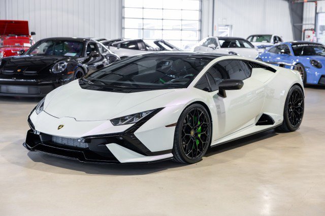Used 2024 Lamborghini Huracan Tecnica image 2