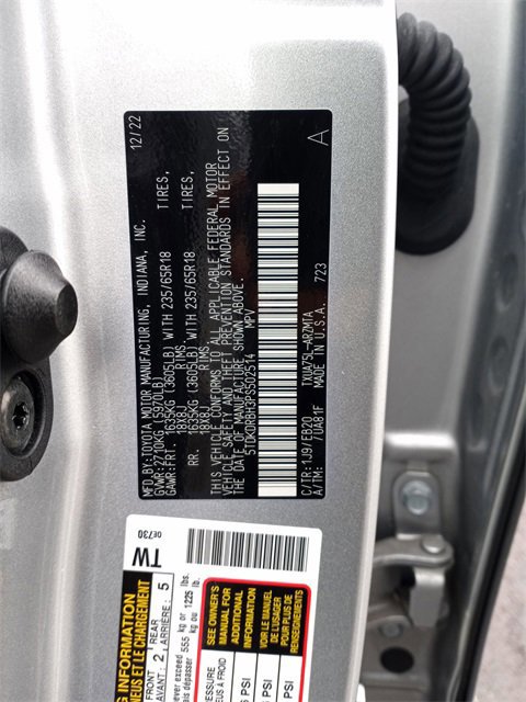 Used 2023 Toyota Highlander XLE AWD/4WD image 42