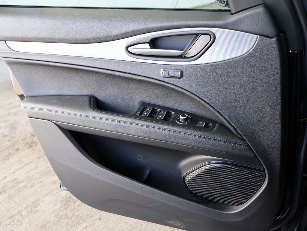 New 2025 Alfa Romeo Stelvio Sprint image 36