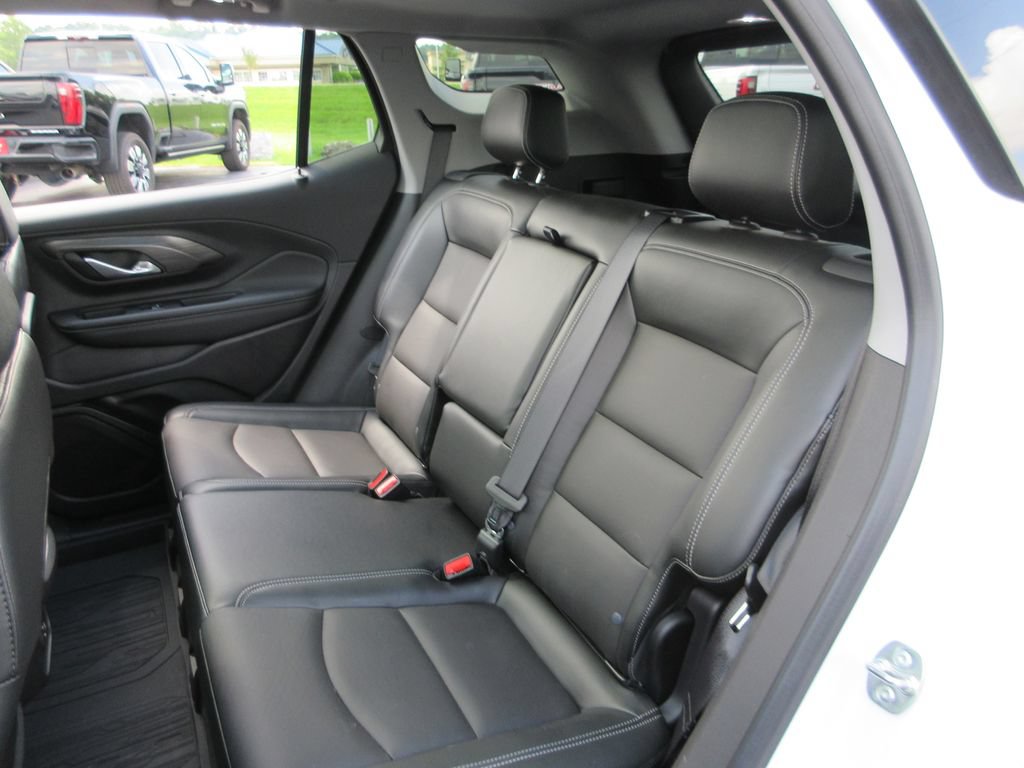 Certified 2024 GMC Terrain SLT w/ Infotainment Package II FWD image 23