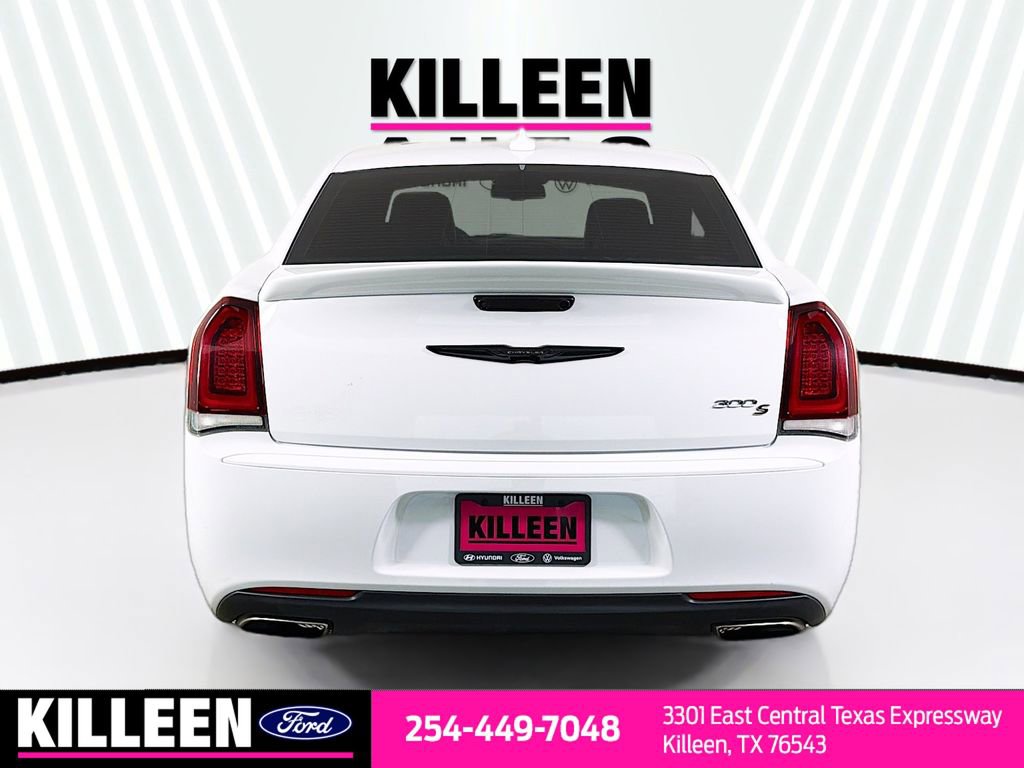 Used 2020 Chrysler 300 S RWD image 7
