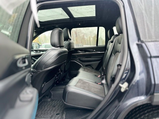 Used 2023 Jeep Grand Cherokee Trailhawk AWD/4WD image 20