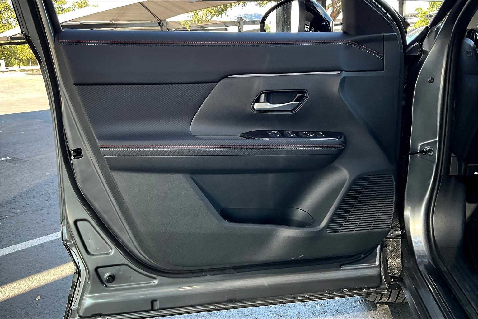 New 2026 Nissan Kicks SR image 10