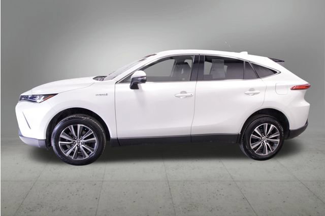 Used 2021 Toyota Venza LE image 2