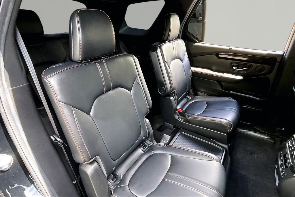 Used 2025 Honda Pilot TrailSport image 19