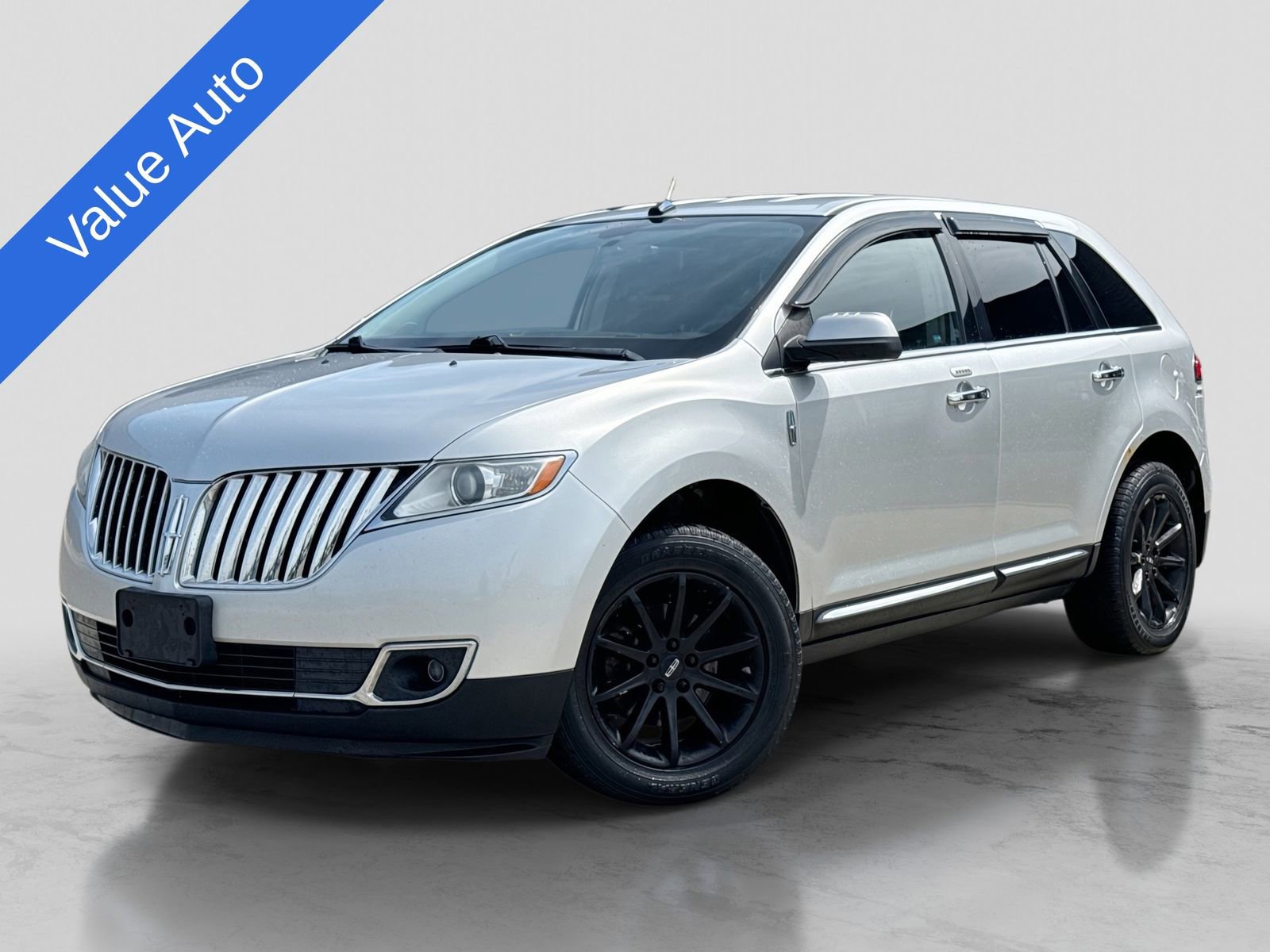Used 2013 Lincoln MKX AWD image 1