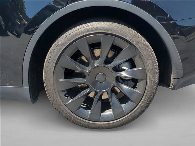 Used 2023 Tesla Model Y 2WD image 19