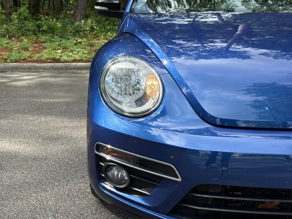 Used 2013 Volkswagen Beetle R-Line FWD image 12