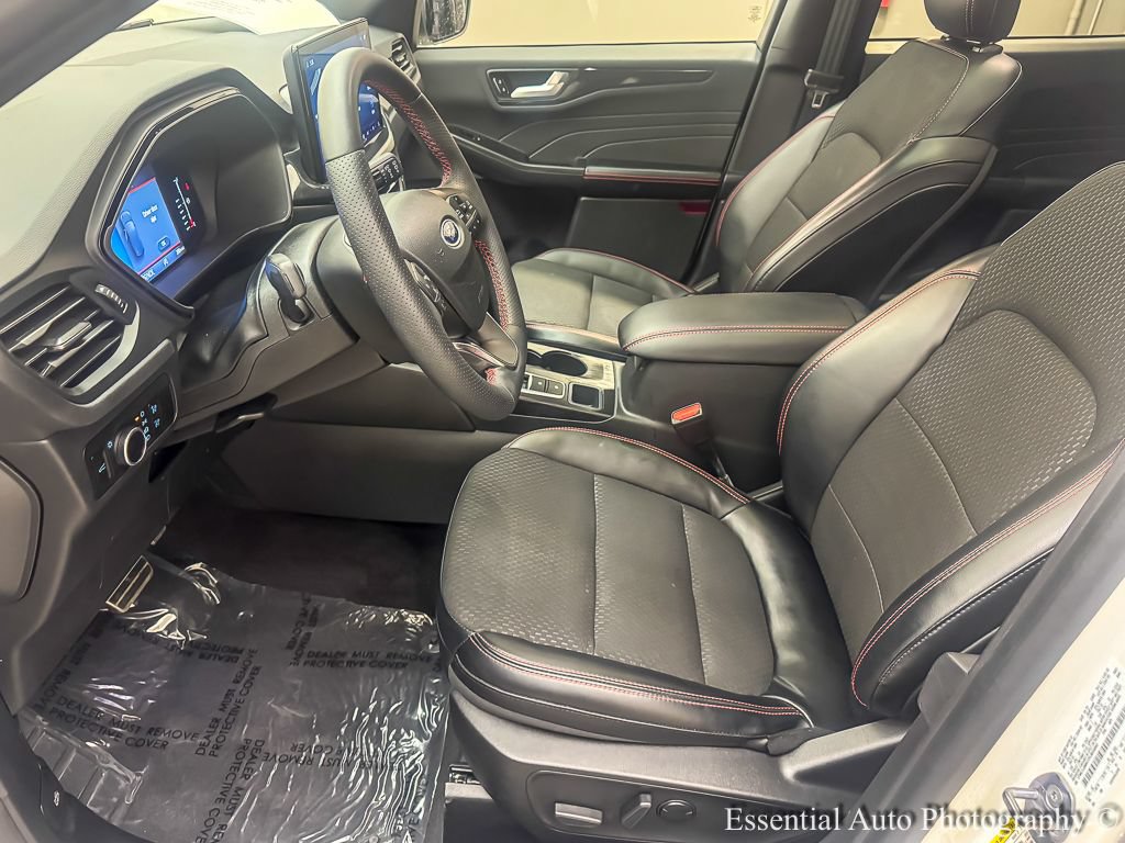 Used 2023 Ford Escape ST-Line w/ Tech Pack #1 AWD/4WD image 9