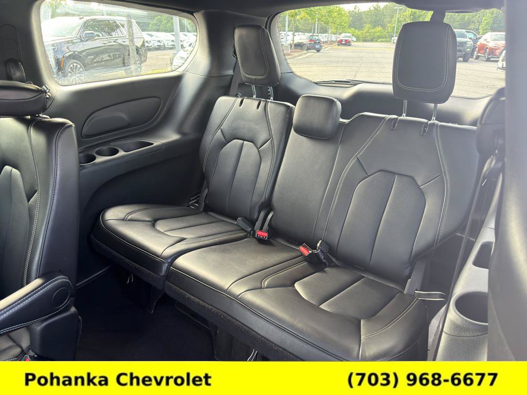Used 2025 Chrysler Pacifica Select FWD image 25