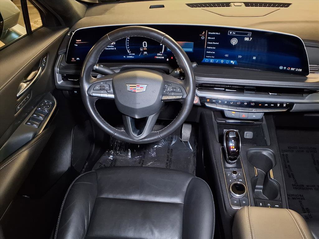 Used 2024 Cadillac XT4 Premium Luxury image 16