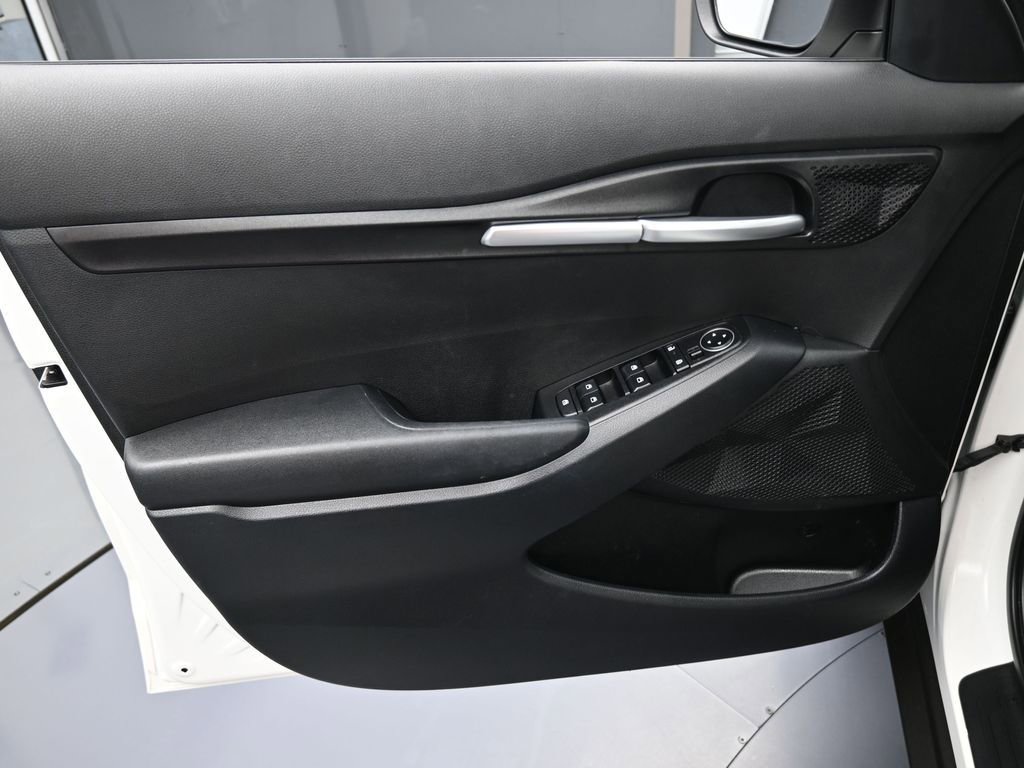 Used 2024 Kia Seltos LX image 12