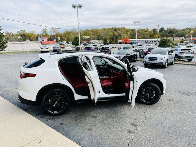 Used 2021 Alfa Romeo Stelvio Sprint w/ Nero Edizione image 16