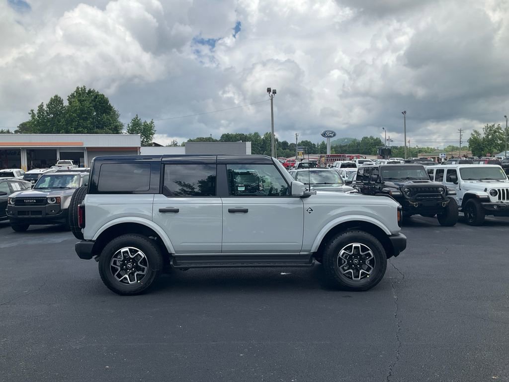 New 2026 Ford Bronco Outer Banks AWD/4WD image 4