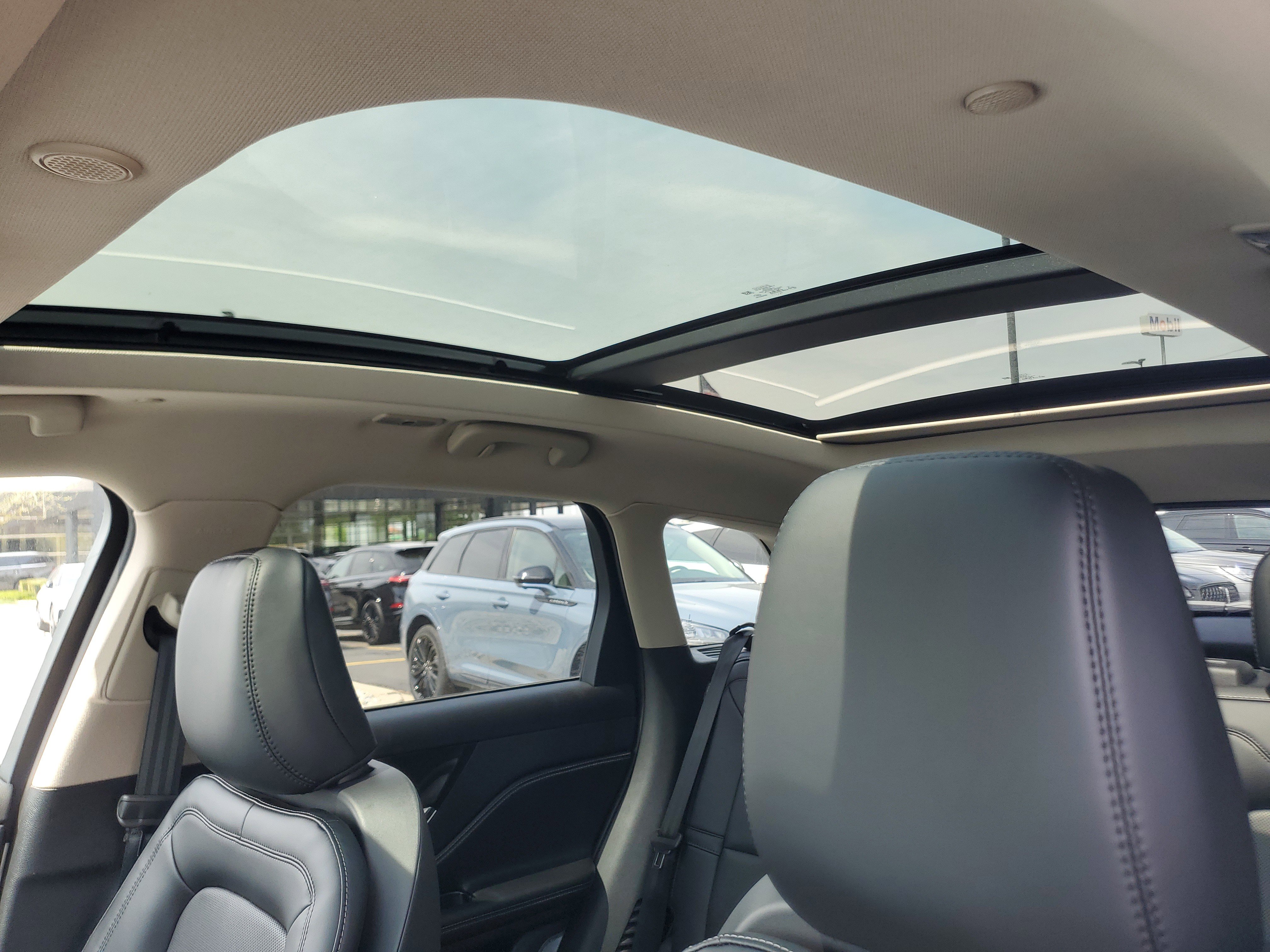 New 2026 Lincoln Corsair Reserve w/ Jet Appearance Package AWD/4WD image 11