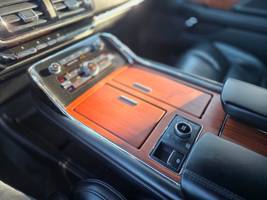 Used 2020 Lincoln Navigator 4WD image 17