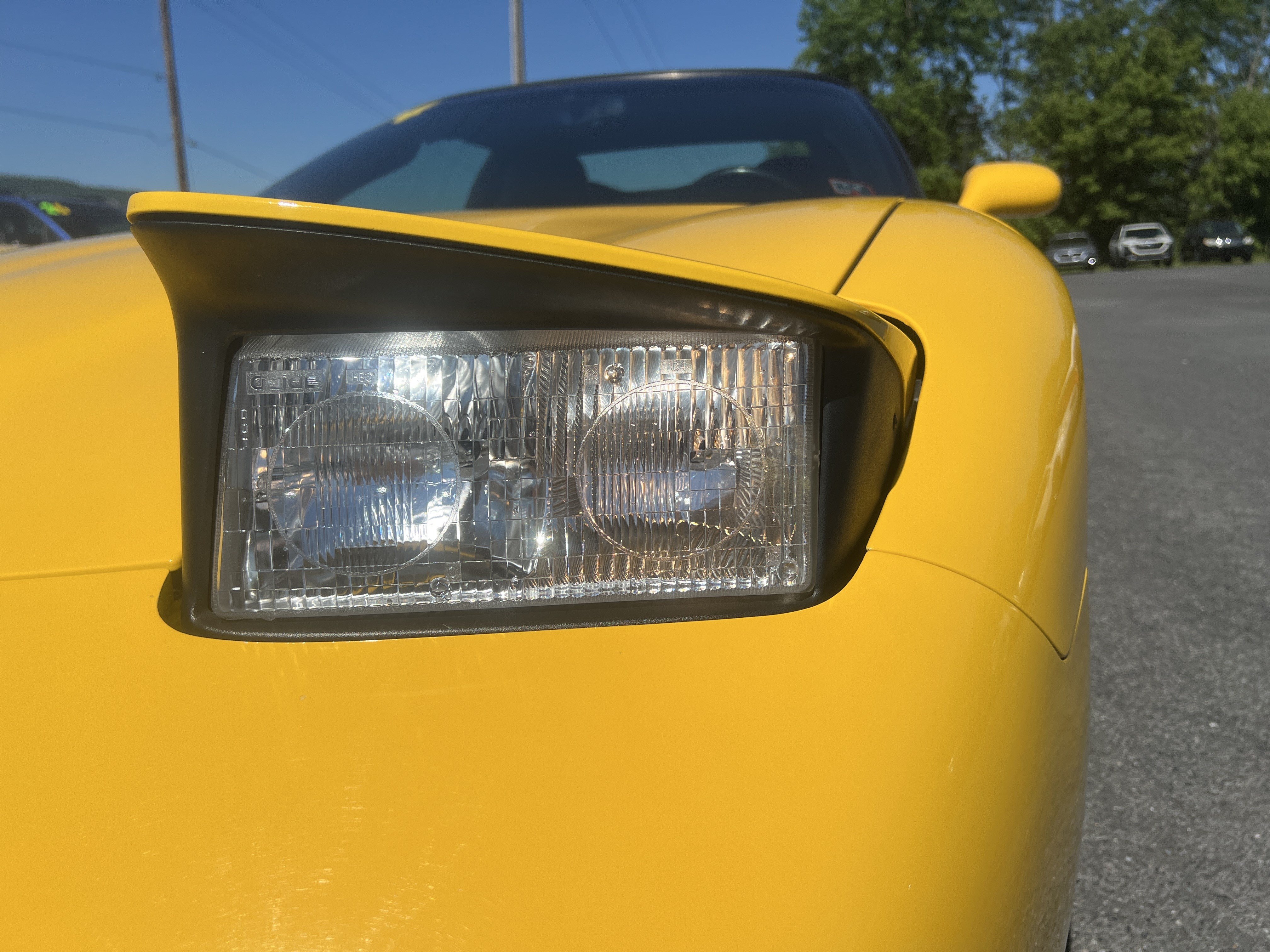 Used 2004 Chevrolet Corvette Convertible w/ Preferred Equipment Group RWD image 10