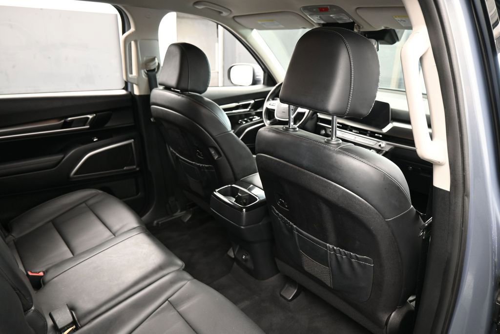 Used 2024 Kia Telluride LX FWD image 44