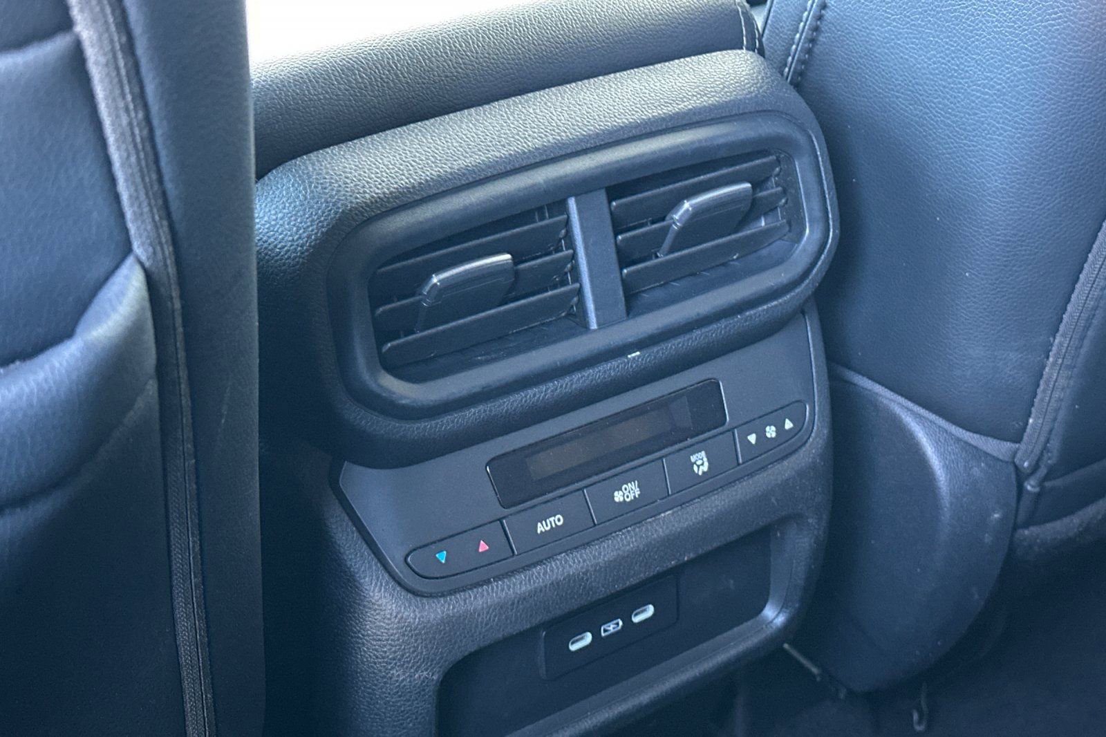 Used 2025 Honda Pilot EX-L image 14