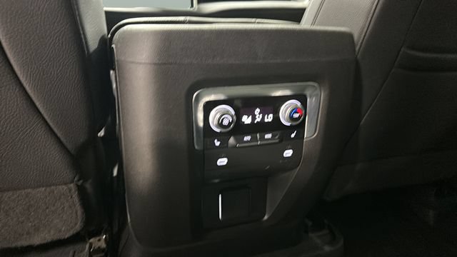 Used 2024 GMC Yukon Denali AWD/4WD image 30