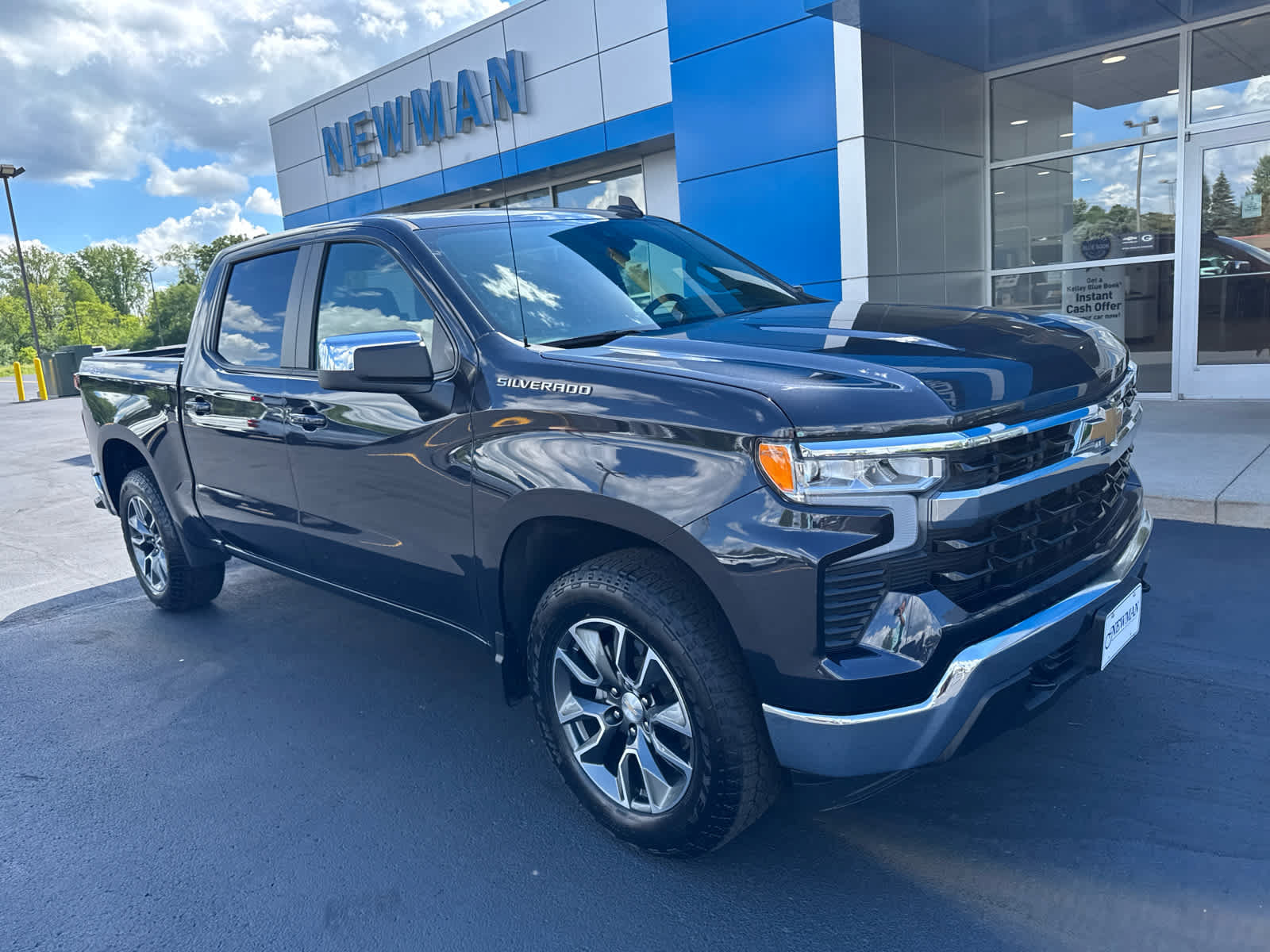 Certified 2024 Chevrolet Silverado 1500 LT AWD/4WD image 1