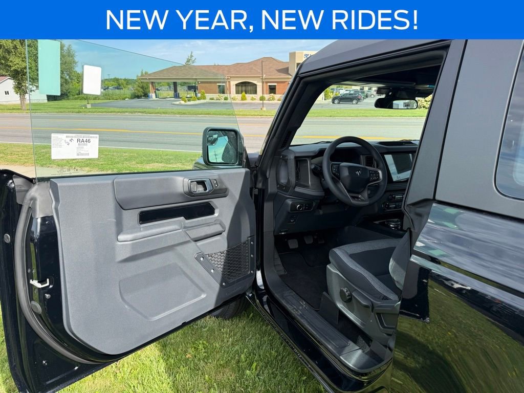 New 2025 Ford Bronco 2-Door image 3