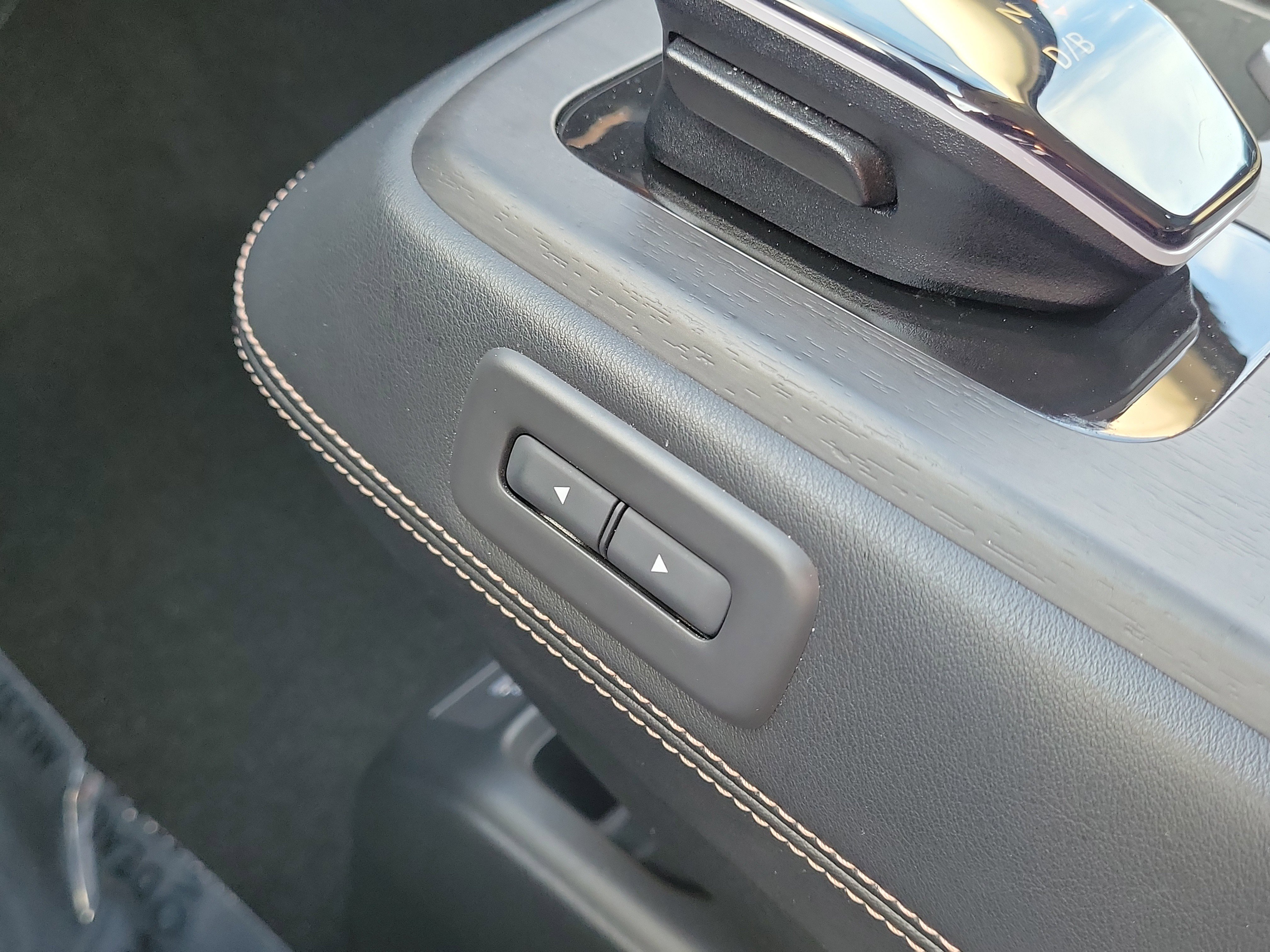 Certified 2023 Nissan Ariya FWD image 20