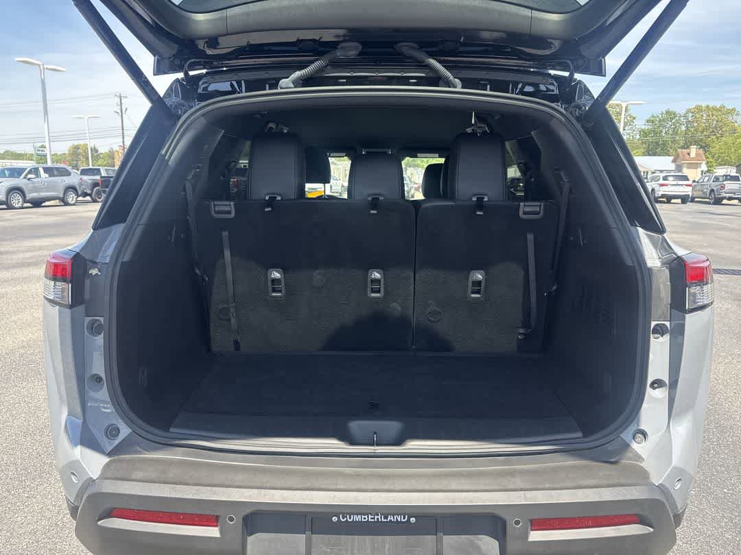 Used 2025 Nissan Pathfinder Rock Creek AWD/4WD image 23
