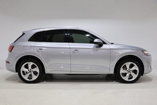 Used 2022 Audi Q5 2.0T Premium Plus w/ Premium Plus Package AWD/4WD image 9