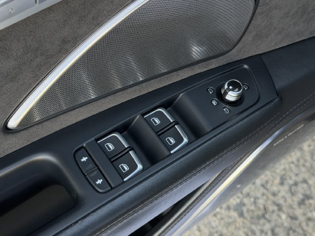 Used 2013 Audi S8 AWD/4WD image 26