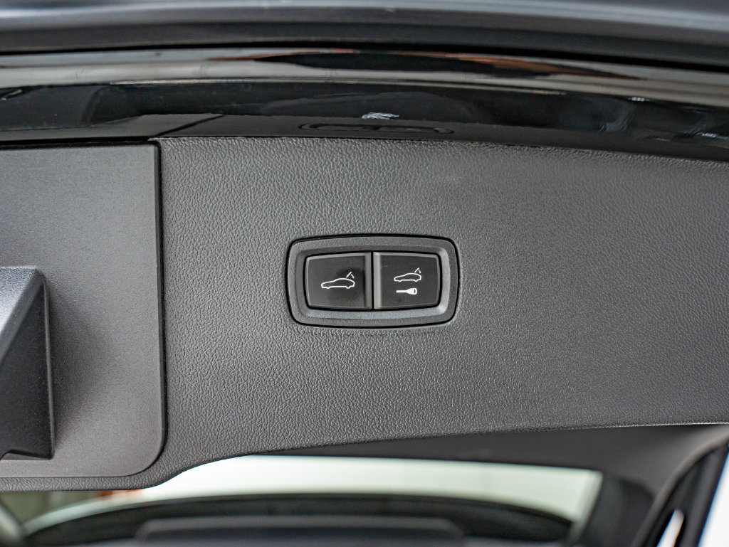 Certified 2025 Porsche Cayenne E-Hybrid Coupe AWD/4WD image 42