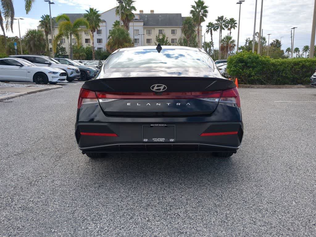 New 2026 Hyundai Elantra SEL Sport Premium FWD image 6