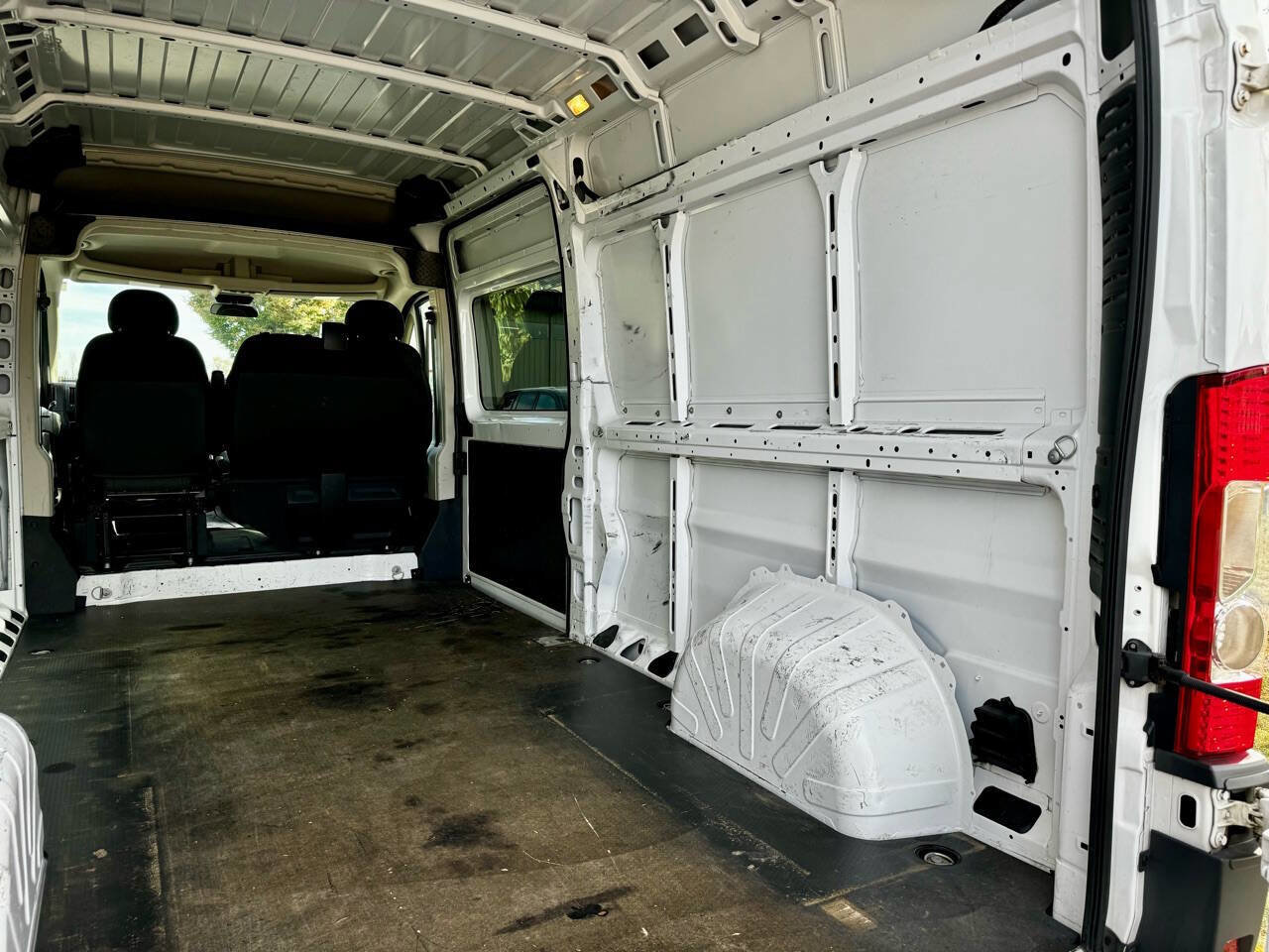 Used 2015 RAM ProMaster 2500 w/ Interior Convenience Group image 25