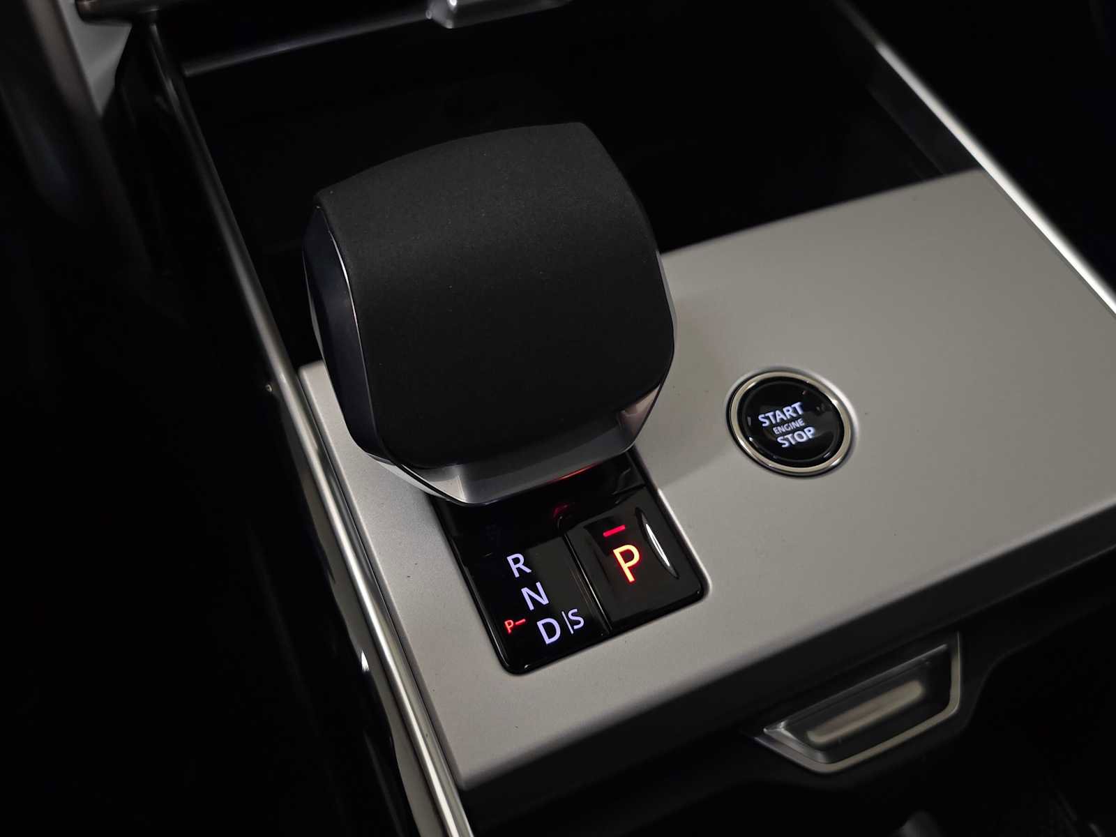 New 2026 Land Rover Range Rover SE image 33