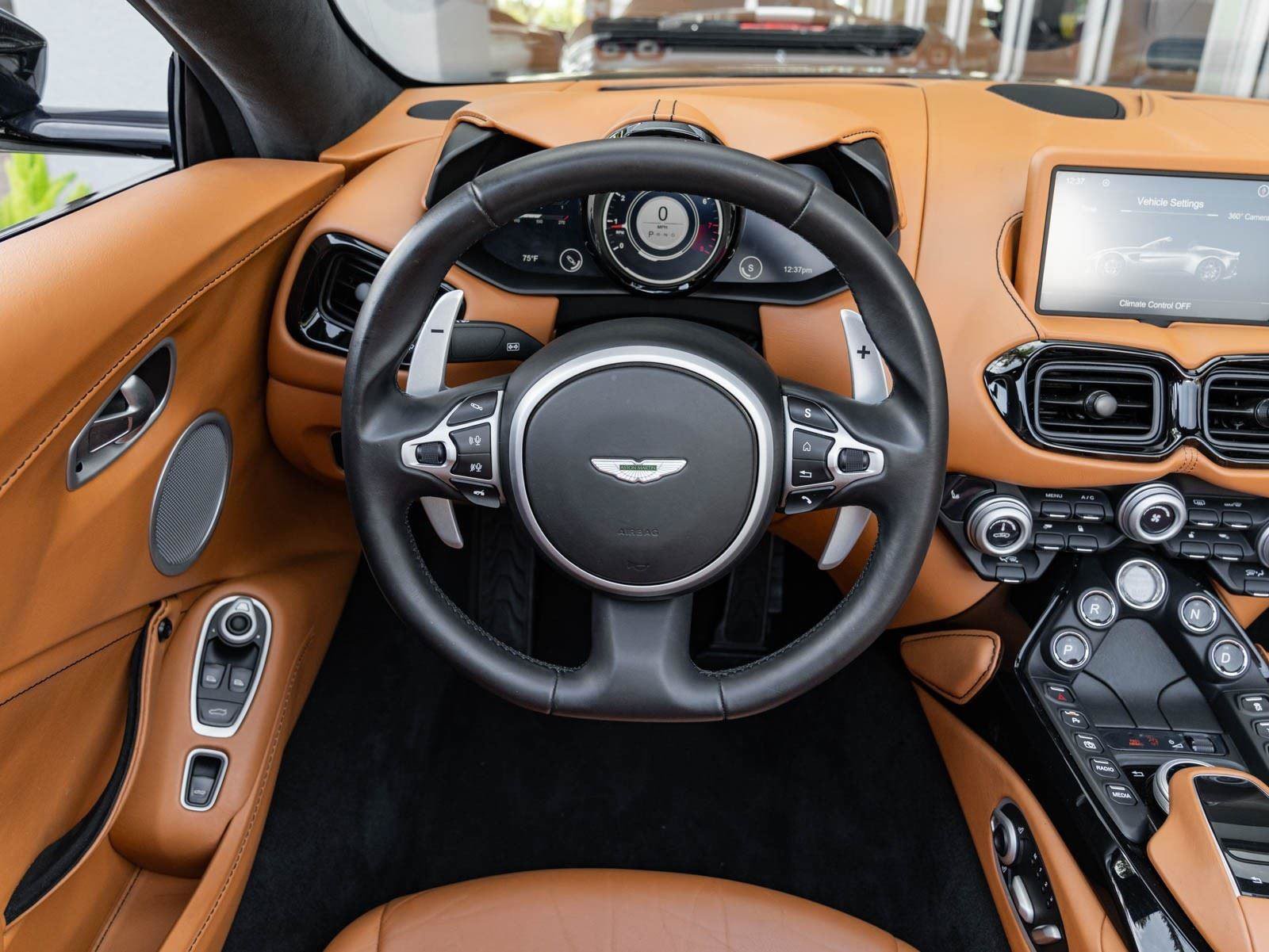 Used 2021 Aston Martin V8 Vantage Roadster RWD image 13