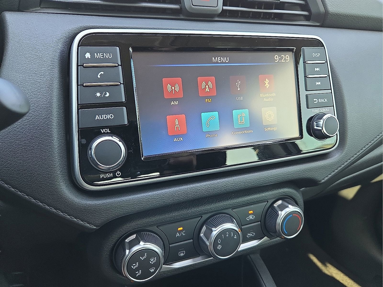 Used 2025 Nissan Versa S w/ S Plus Package image 15