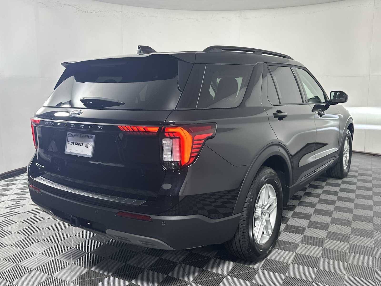 New 2026 Ford Explorer Active w/ Active Comfort Package RWD image 7