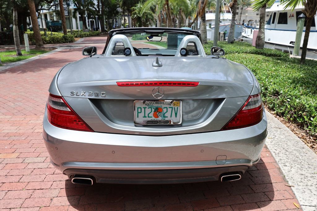 Used 2013 Mercedes-Benz SLK 250 image 21