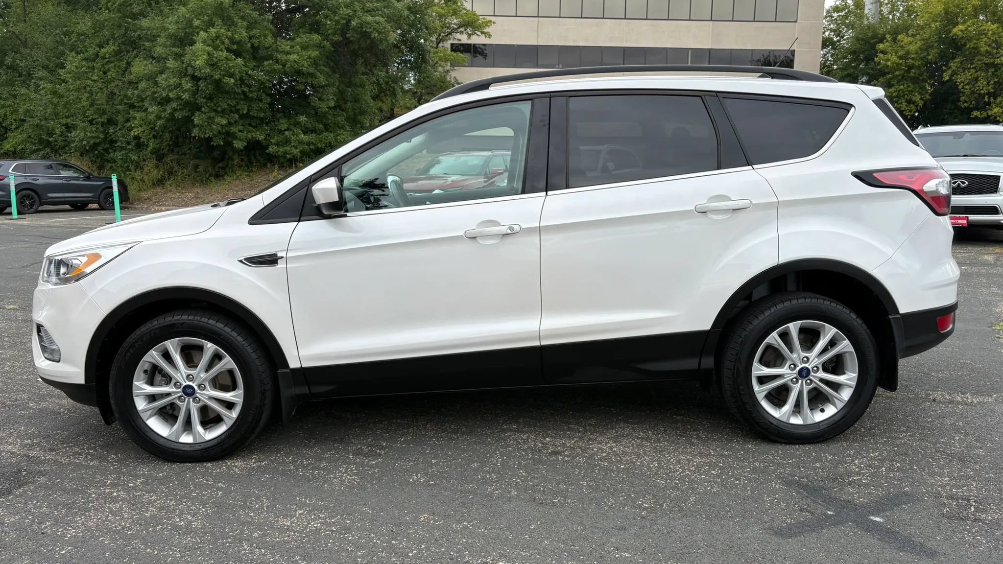 Used 2018 Ford Escape SEL w/ Ford Safe & Smart Package AWD/4WD image 6