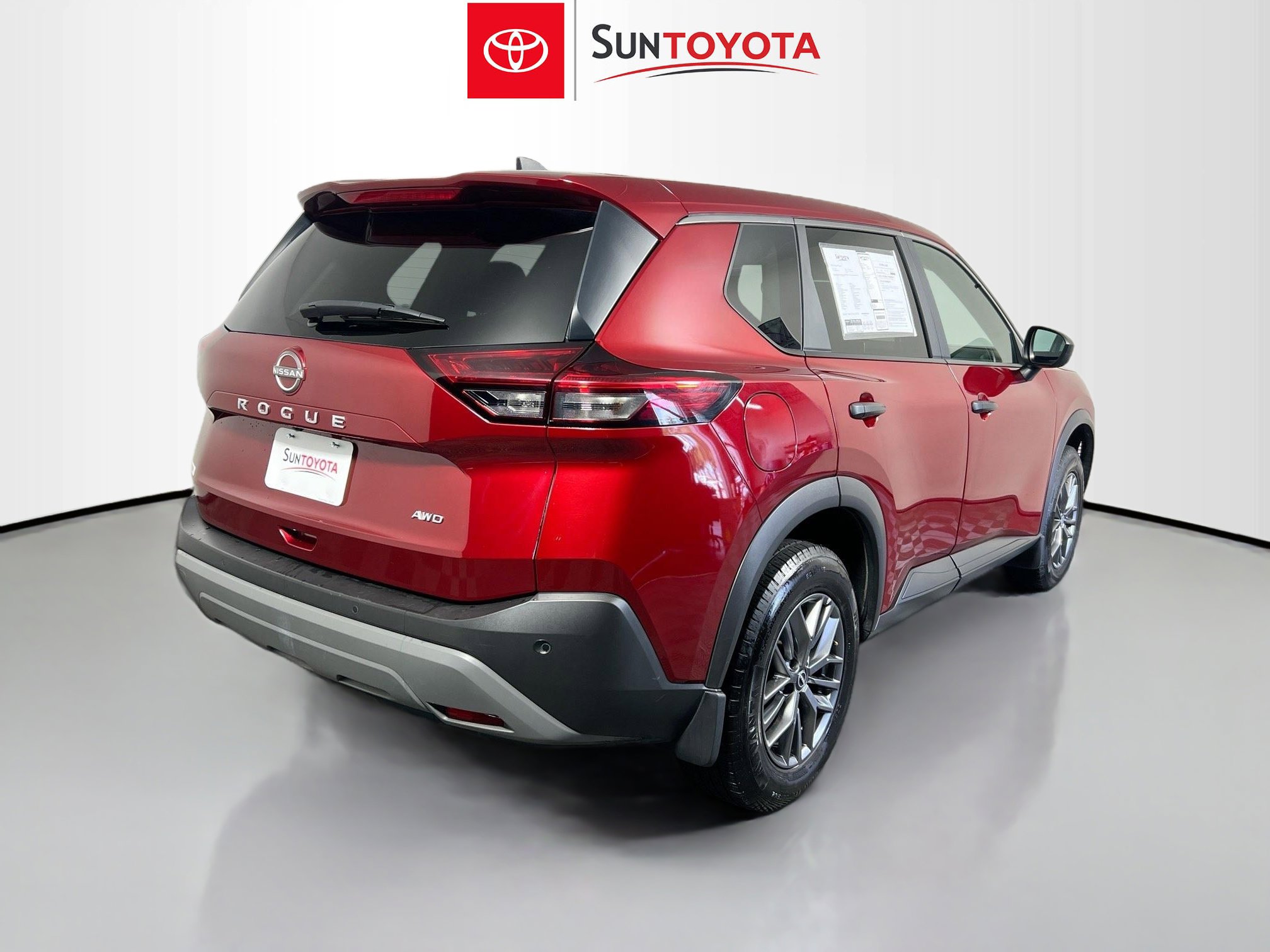 Used 2023 Nissan Rogue S image 4