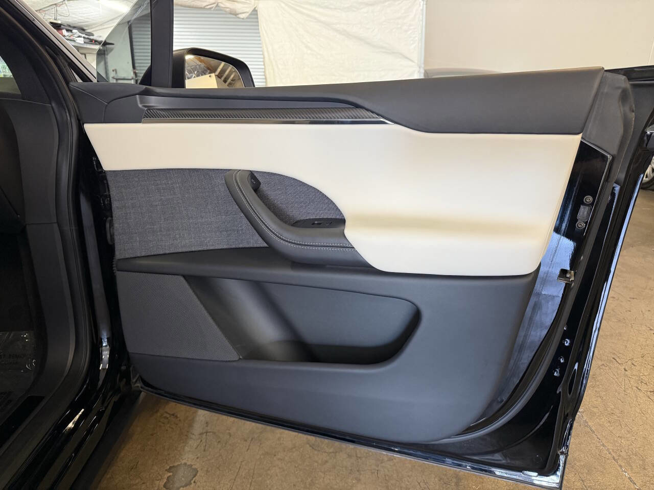 Used 2022 Tesla Model X Plaid image 32