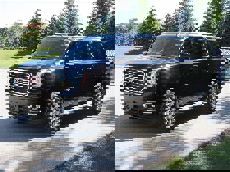 Used 2015 GMC Yukon XL SLT w/ Open Road Package image 3