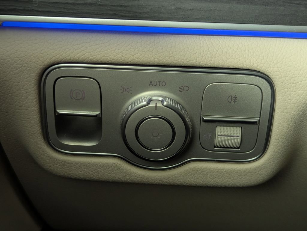 Used 2025 Mercedes-Benz GLS 450 4MATIC image 49