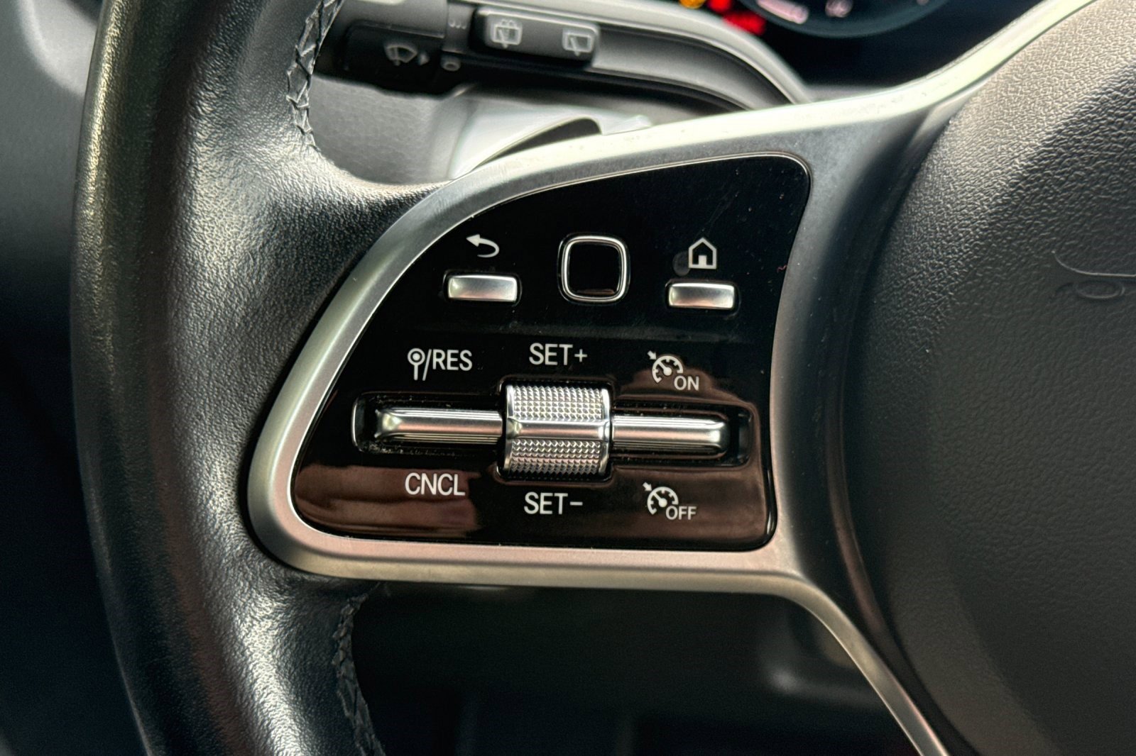 Used 2021 Mercedes-Benz GLB 250 4MATIC image 28