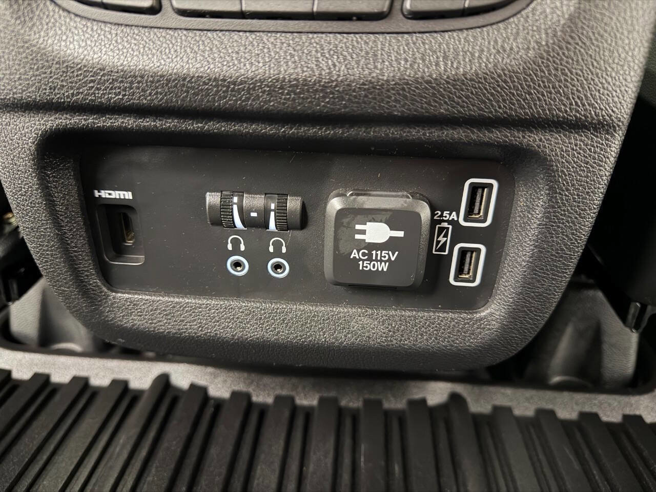 Used 2019 Honda Pilot Touring image 17