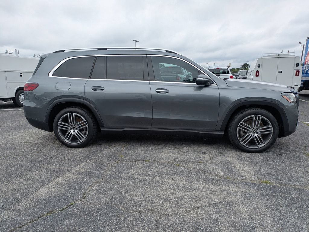 Used 2025 Mercedes-Benz GLS 450 4MATIC image 3
