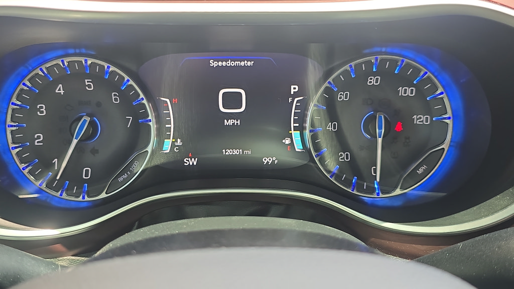 Used 2020 Chrysler Pacifica Limited FWD image 17