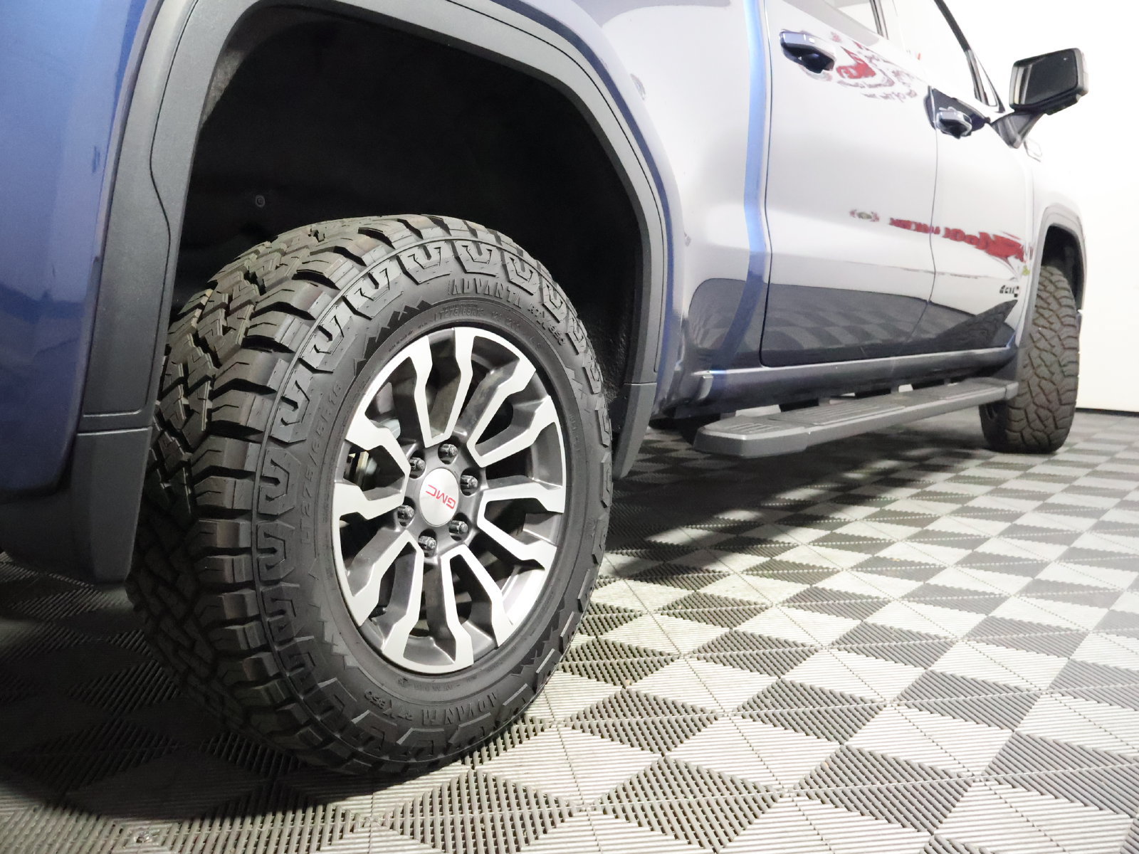 Used 2019 GMC Sierra 1500 AT4 w/ AT4 Premium Package AWD/4WD image 12