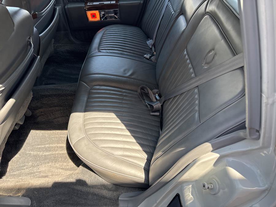 Used 1989 Cadillac Brougham RWD image 22